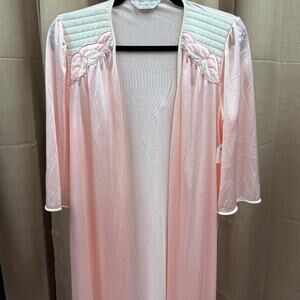 Vanity fair long pink nylon
